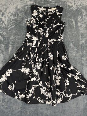 Belle Poque Sleeveless Fit & Flare Black Floral Dress Size M